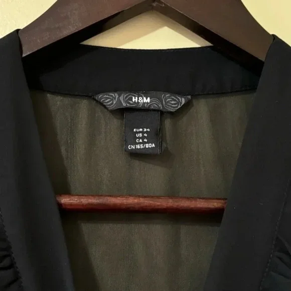 •SOLD•|H&M| Sheer Black Cap Sleeve Ruffle Neck-Bow Top Size S - Picture 3 of 5